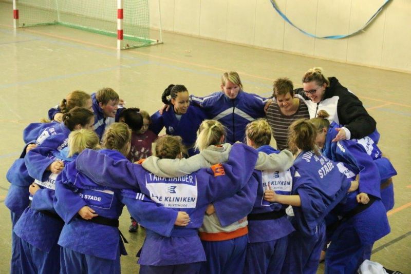 tl_files/judoka_stade/2014/Bilder/Frauen_Maenner/Landesliga_herren/2014-06-21 Landesliga Urkunde.jpg